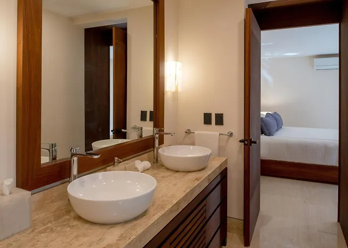 Stunning 11bd Fully Staffed, Indoor Tennis And