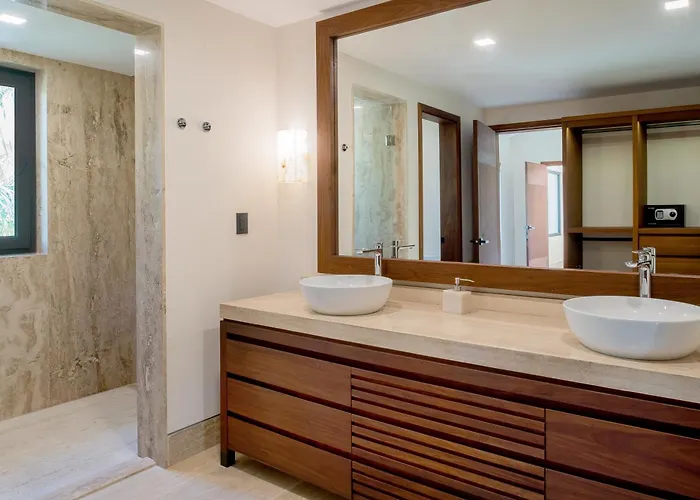Stunning 11bd Fully Staffed, Indoor Tennis And *