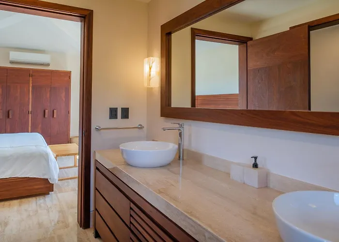 Stunning 11bd Fully Staffed, Indoor Tennis And Villa *