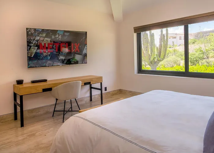 Stunning 11bd Fully Staffed, Indoor Tennis And Villa San José del Cabo