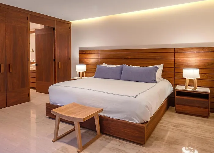 Villa Stunning 11bd Fully Staffed, Indoor Tennis And