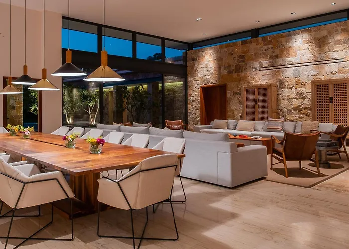 Stunning 11bd Fully Staffed, Indoor Tennis And